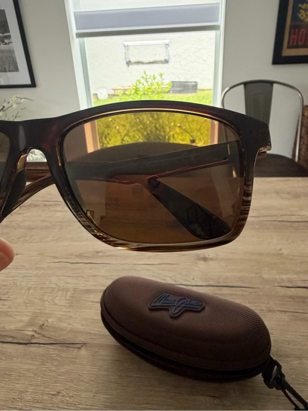 Maui Jim ONSHORE Chocolate Fade POLARIZED HCL Bronze Lens Sunglass H798-01
